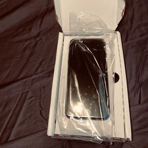 Apple IPhone 8 New in box - unlocked